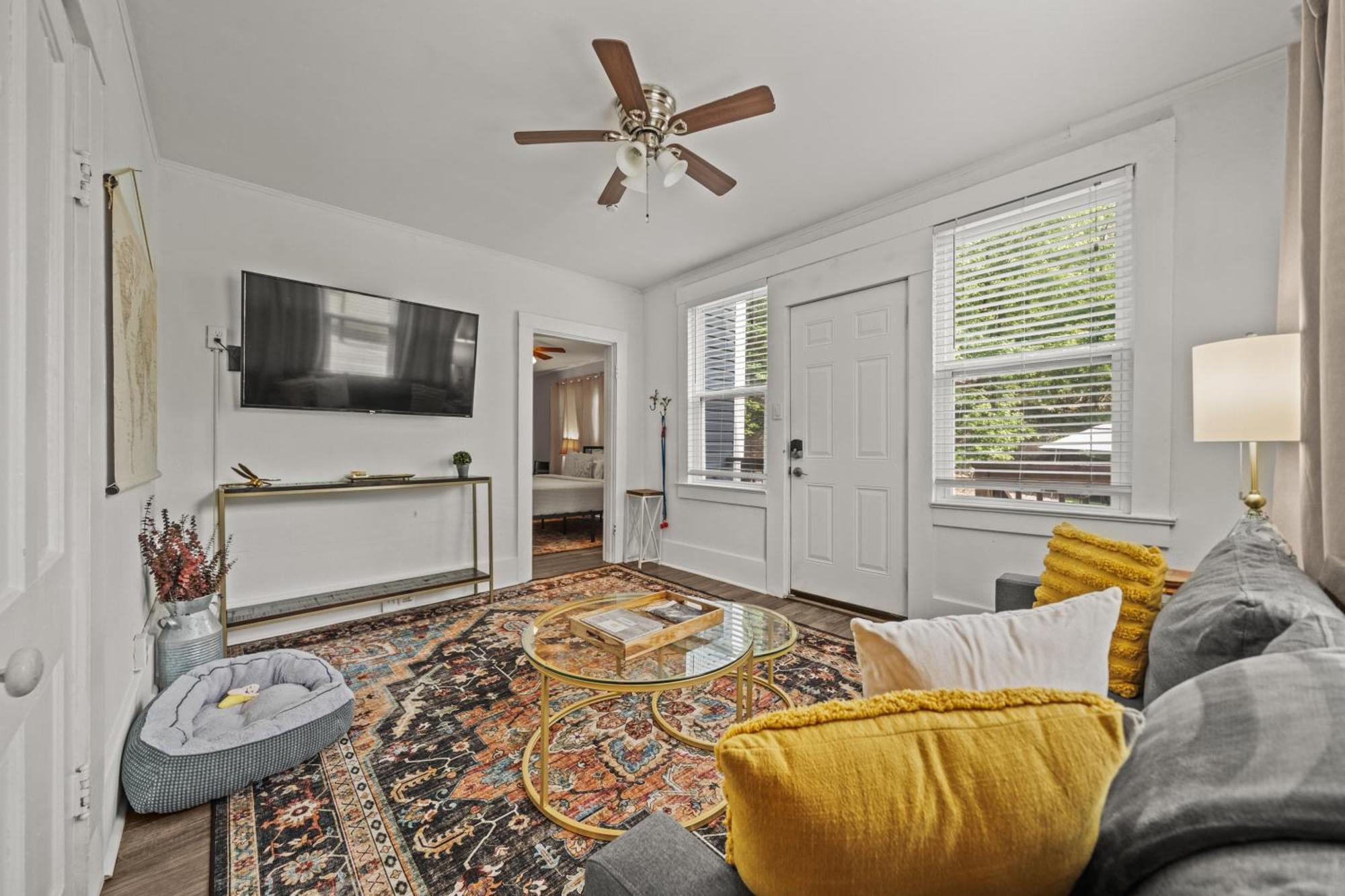 Cedar Blossom Bungalow Is A Cozy Getaway With A 5 Minute Walk To Downtown! Hot Springs Luaran gambar